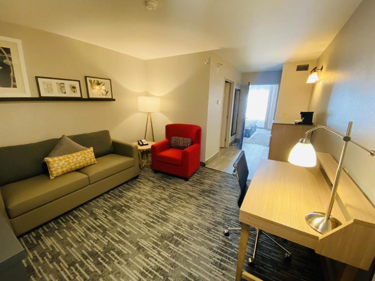 Country & By Radisson, North, Il Hotel 3*