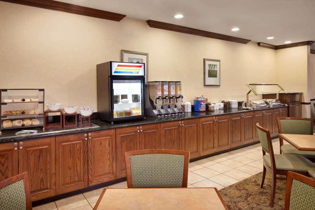 Country & By Radisson, North, Il 3*