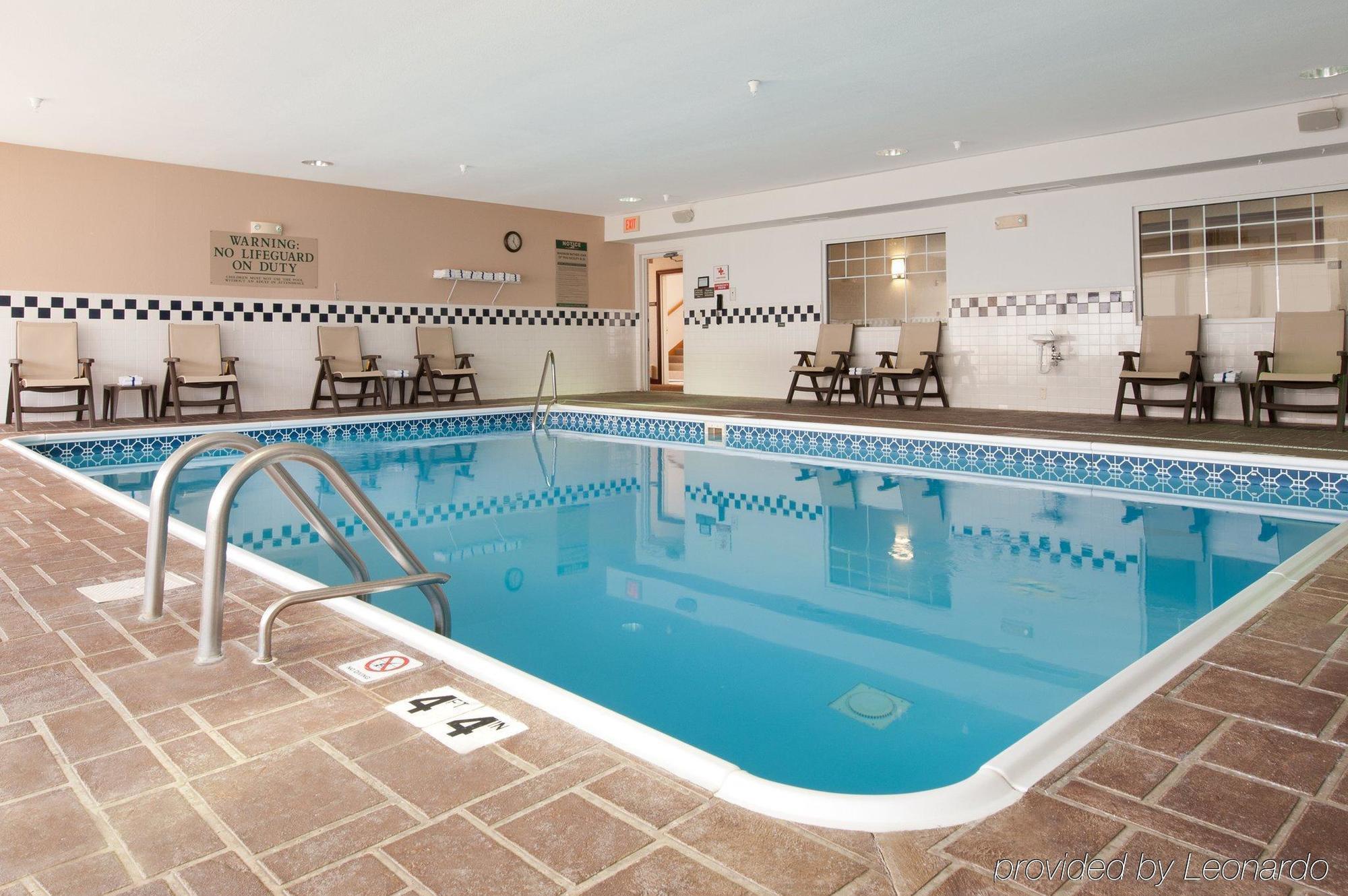 Hotel Country & By Radisson, North, Il