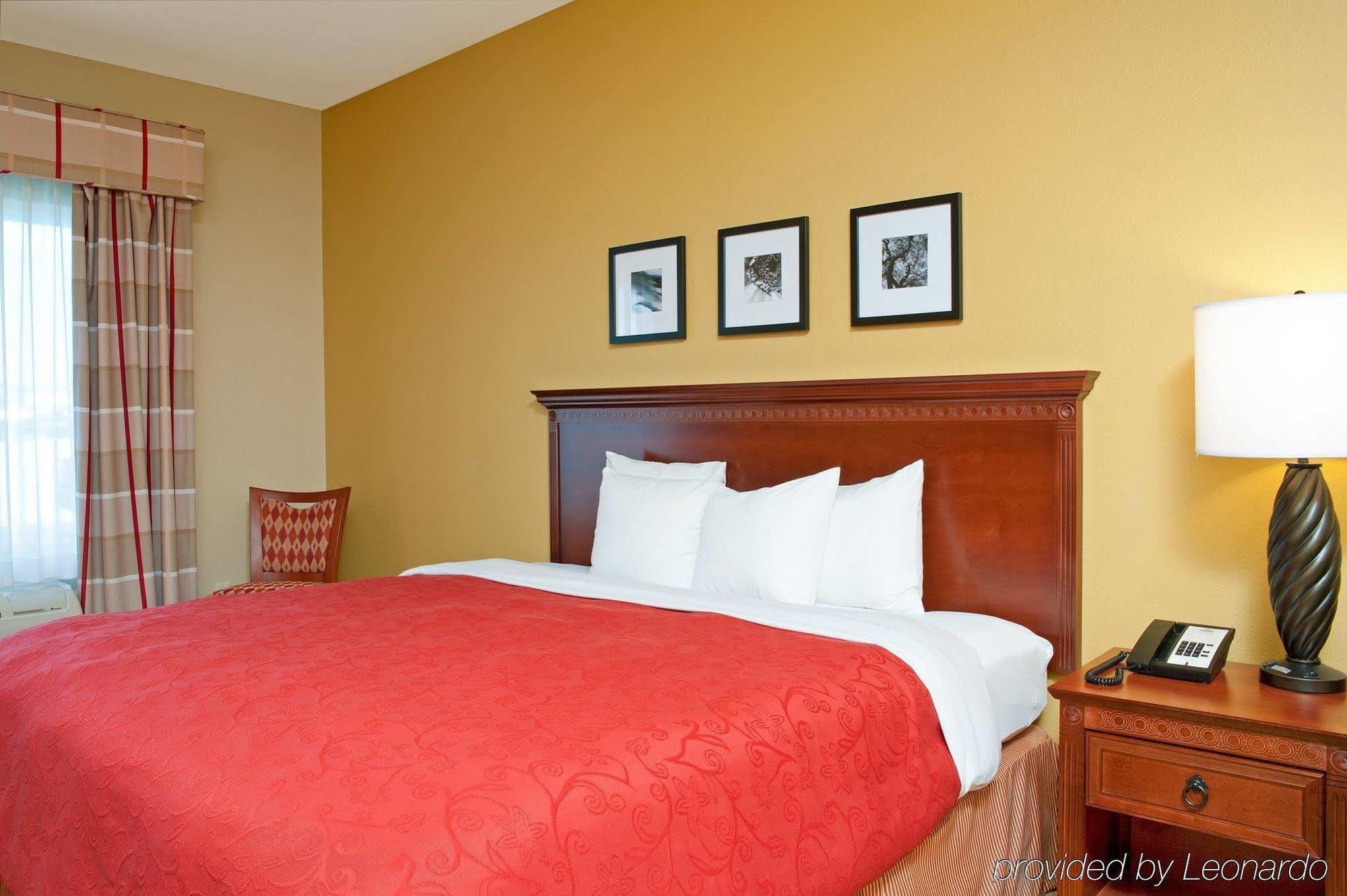 Hotel Country & By Radisson, North, Il